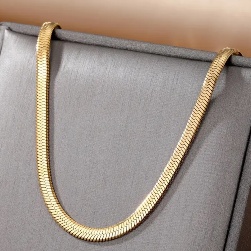 ✨Mix & Match: 2/$20✨ Dainty Snake Chain Necklace in Gold, Stainless Steel
